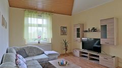 Crossen, ruhiges Wohnhaus mit Garten, neu renovierte und neu möblierte 2-Zimmer-Wohnung