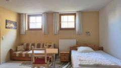 Mickten, möbliertes Apartment im Hinterhaus mit separatem Hauseingang, an Wochenendheimfahrer