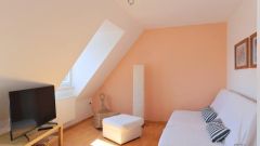Kirchditmold, kleine möblierte Dachgeschosswohnung mit kleinem sep. Arbeitszimmer