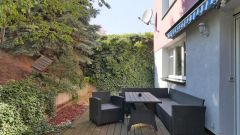Krämpfervorstadt, geschmackvoll möblierte Wohnung mit uneinsehbarer Terrasse, Service inklusive