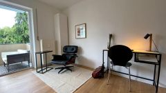 Friedrichstadt, möbliertes Apartment auf der ruhigen Gebäuderückseite, Balkon, WLAN inkl.