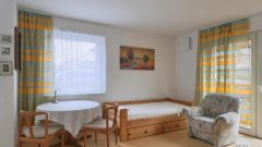 Holtensen, kleines möbliertes Apartment mit kleiner Terrasse, Angebot für Wochenendheimfahrer