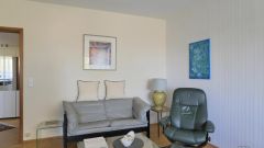 Bad Wilhelmshöhe, exclusives, möbliertes Apartment mit Dachbalkon, Parkettböden und Aufzug