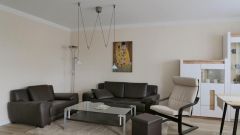 Niedersedlitz, Neu möblierte 2-Zimmer Wohnung mit Balkon und TG-Stellplatz