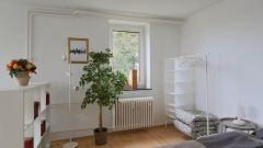 Kirchditmold, möbliertes Single-Apartment mit breitem, Bett, Waschmaschine und Balkon
