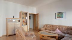 Pölbitz, neu möblierte Wohnung in ruhiger zentrumsnaher Nebenstraße, WLAN und Waschmaschine