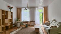 Plauen, preiswerte möblierte Wohnung mit 2 Schlafzimmern und Veranda