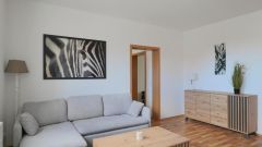 Trotha, helle, neu möblierte 3-Zimmer-Wohnung mit Waschmaschine, WLAN und PKW-Stellplatz