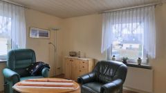 Oberlungwitz, preiswerte möblierte Wohnung mit PKW-Stellplatz, Dusche, Waschmaschine