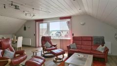 Zell, große möblierte Wohnung mit Dusche, Wanne, Balkon, PKW-Stellplatz und Reinigung